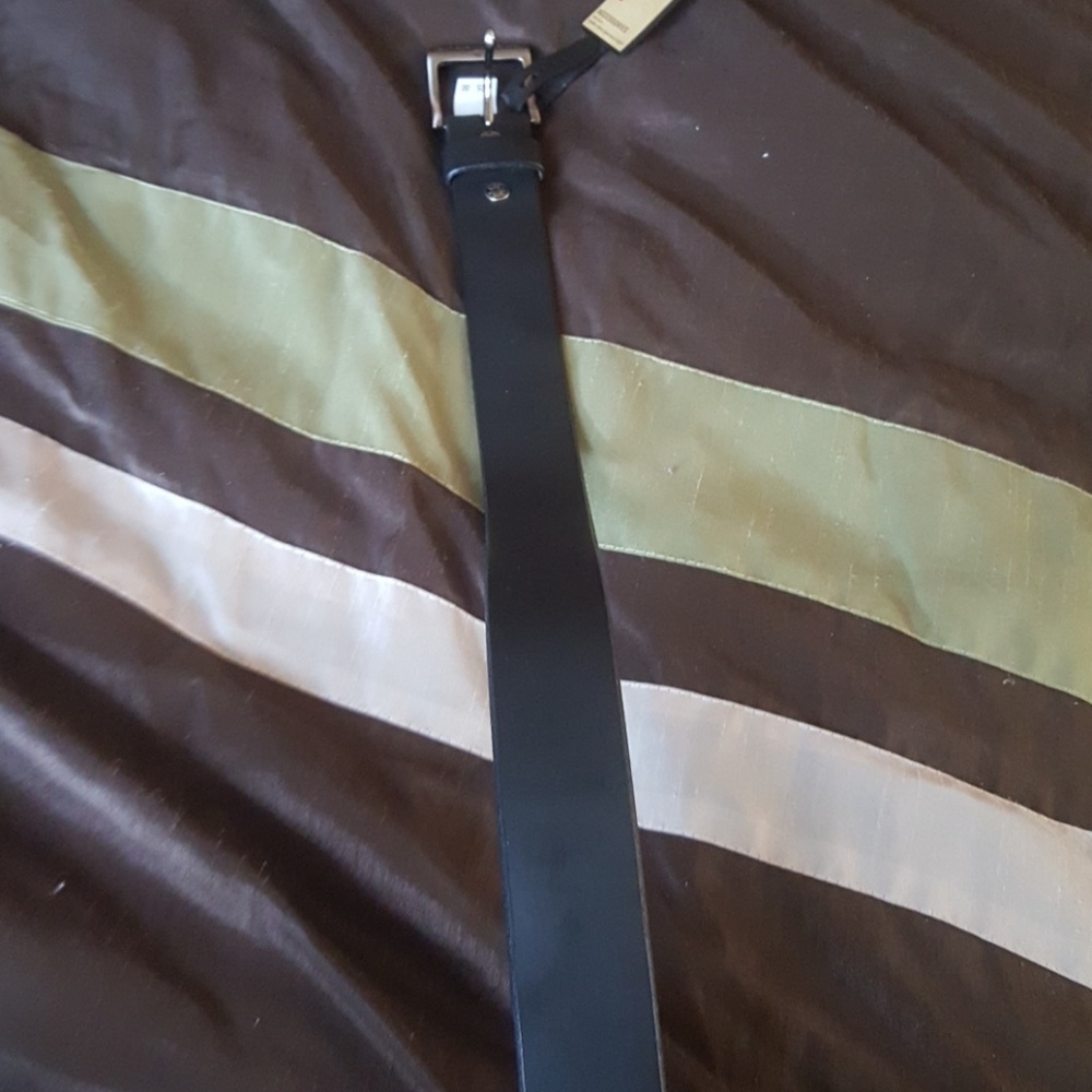 Nwt Men's  Levi's belt